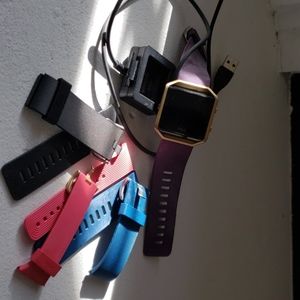 Fitbit Blaze with Gold Frame, Charger, Bands